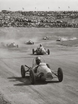 Åpning av Danmarks motorbane, Roskilde Ring 6.juni 1955, med 35.000 tilskuere.