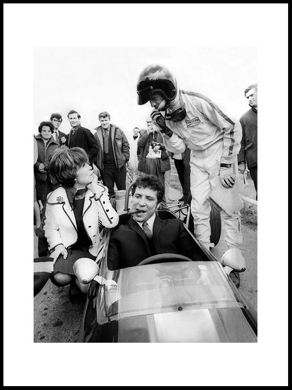 Tom Jones, sigar og racerbil, England 1968